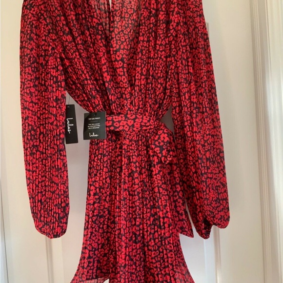 NWT lulus Camile Black and Red Leopard Print Pleated Romper - Picture 5 of 9